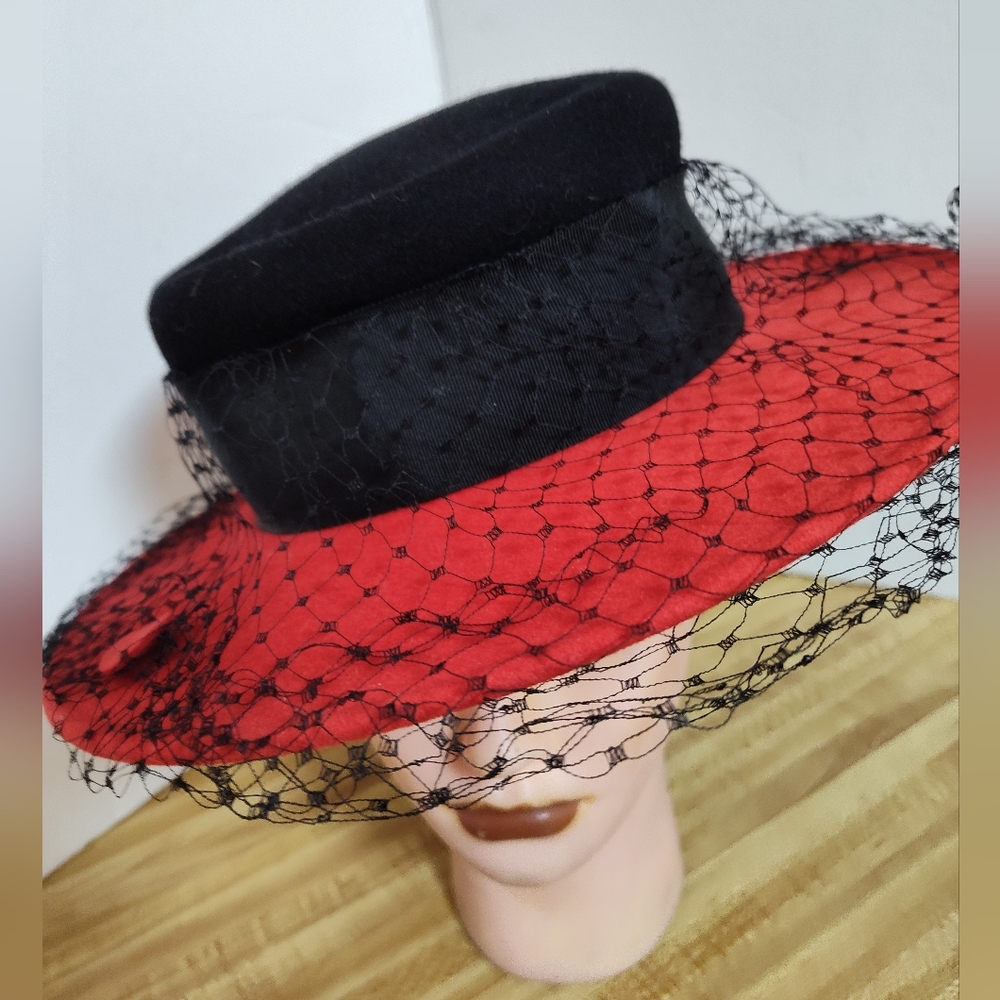Frank Olive "From my private collection" felt hat With Face Veil Red Black